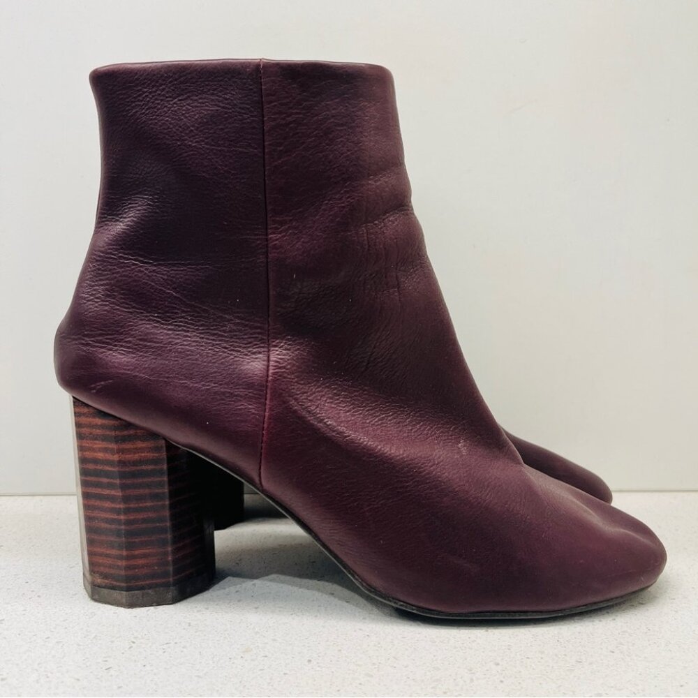 Revolve Grey City Sadie Boot in Prune Hexagon Block Heel Burgundy Sz 9 EUC